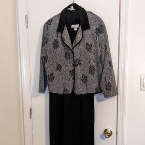 Los Angles Woman Black and Gray Knit 2 Piece Dress and Jacket 16W